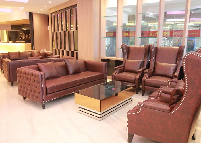 Grand 5 & Plaza Sukhumvit Отель 4*