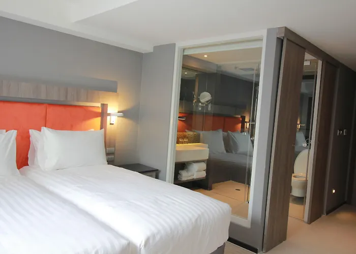 Отель Grand 5 & Plaza Sukhumvit Бангкок
