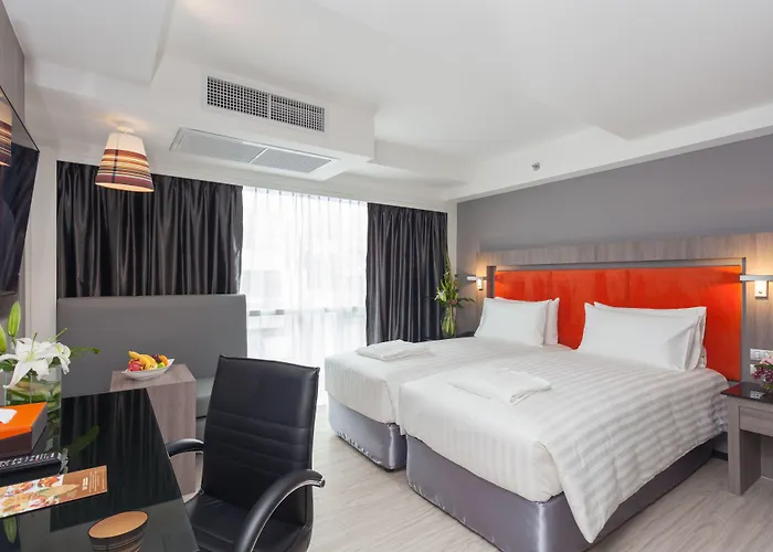 Grand 5 & Plaza Sukhumvit 4* Бангкок
