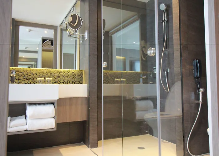 Grand 5 & Plaza Sukhumvit 4*