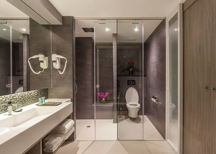 ホテル Grand 5 & Plaza Sukhumvit 4*