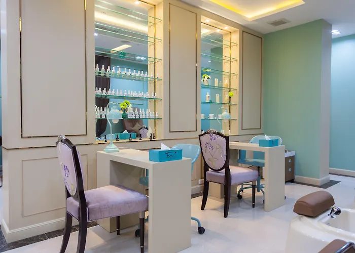 Grand 5 & Plaza Sukhumvit Отель Бангкок