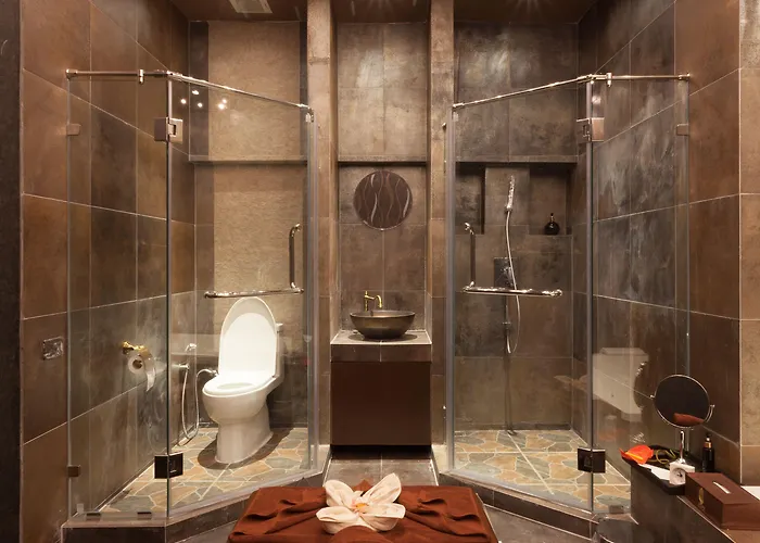 Grand 5 & Plaza Sukhumvit 4* Бангкок