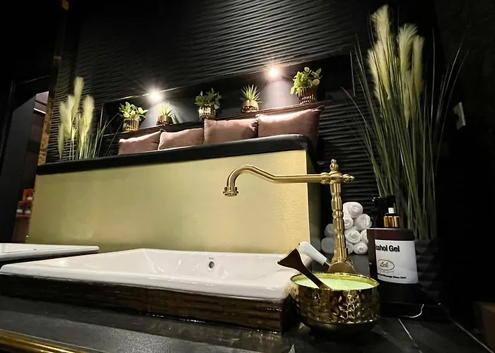 Grand 5 & Plaza Sukhumvit Отель