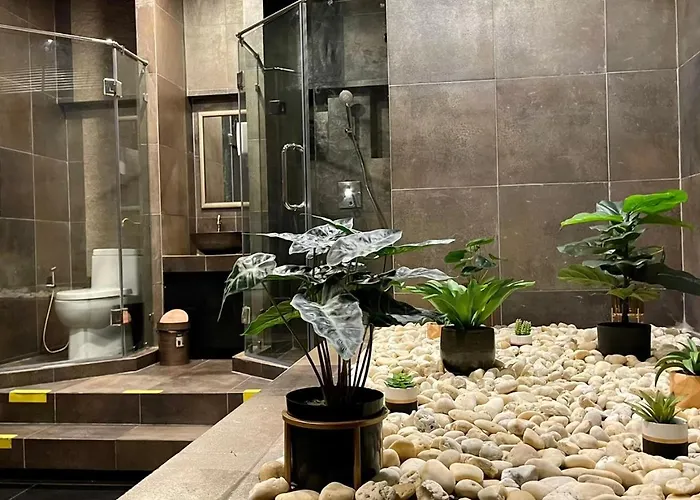Отель Grand 5 & Plaza Sukhumvit 4*