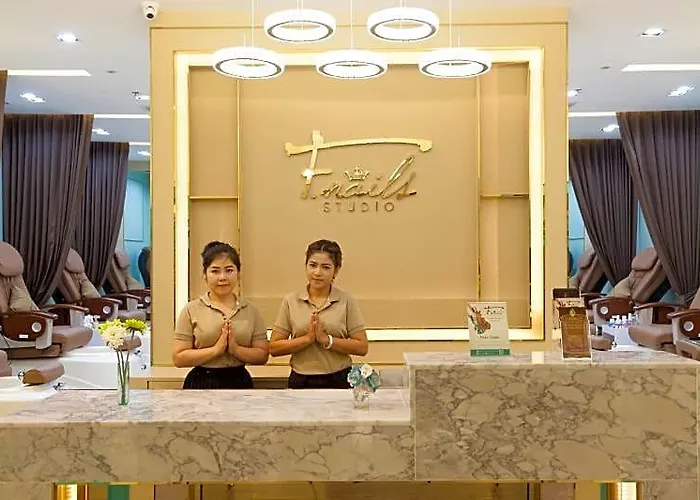 Grand 5 & Plaza Sukhumvit Отель