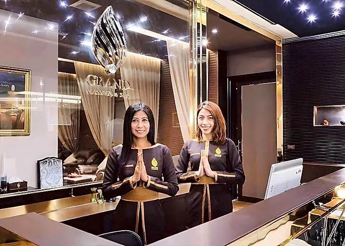 Grand 5 & Plaza Sukhumvit Отель 4*
