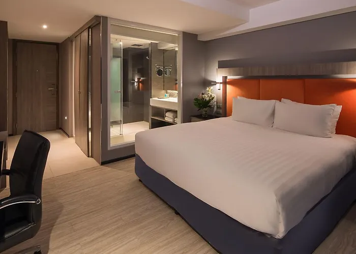Grand 5 & Plaza Sukhumvit 4* Бангкок